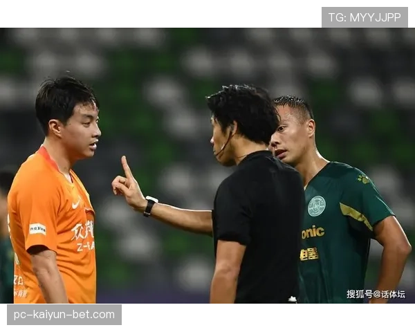 门将出击有哪些关键判罚细节，裁判如何精准把握规则？