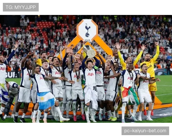 孙兴慜：率热刺夺欧联首冠的队长荣耀解析